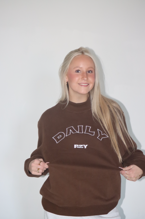DAILY RZY BROWN MOCK NECK